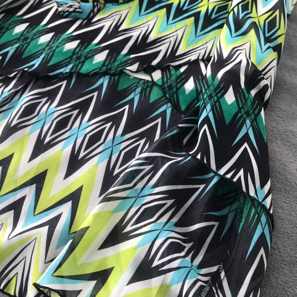 Hi-Lo Mid-length Dress - Picture 3 of 6